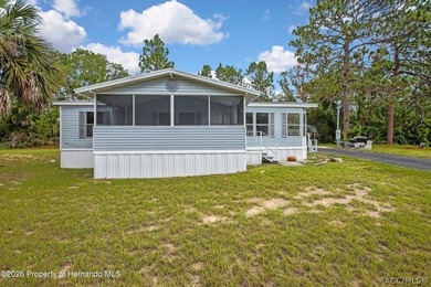 This nice spacious mobile home offers a well designed floor plan - photo 2