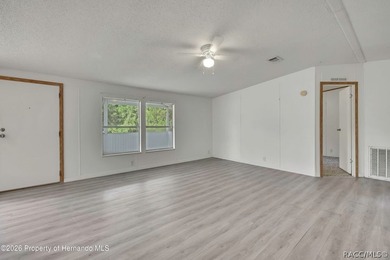 This nice spacious mobile home offers a well designed floor plan - photo 7