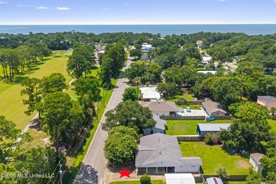 Location, location, location! This beautifully updated 3-bedroom - photo 2