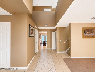 Spacious opportunity in a desirable Jacksonville location! Don't - photo 2