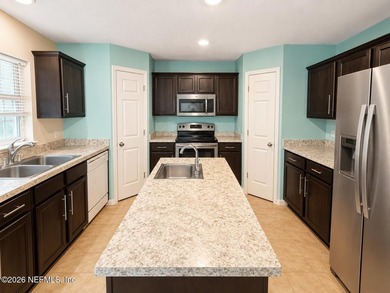Spacious opportunity in a desirable Jacksonville location! Don't - photo 5
