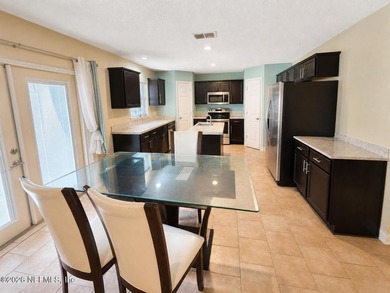 Spacious opportunity in a desirable Jacksonville location! Don't - photo 6