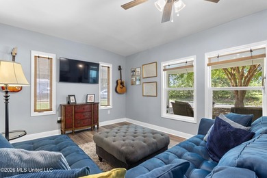 Location, location, location! This beautifully updated 3-bedroom - photo 8