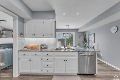 Look no further, this turn-key townhome has it all! This move-in - photo 17