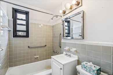 Welcome to this charming 2-bedroom, 1-bath garden apartment in - photo 18