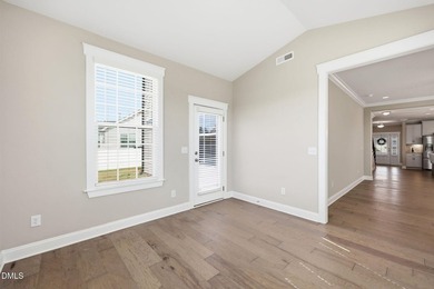 Welcome to like-new living in Burlington's highly desirable - photo 18