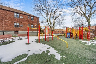 Welcome to this charming 2-bedroom, 1-bath garden apartment in - photo 19