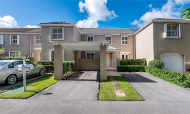 Lake Townhome/Townhouse Sale Pending in Miami, Florida