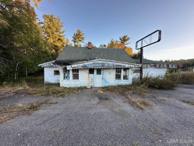 Ruth Lake Home Sale Pending in Michigamme Michigan