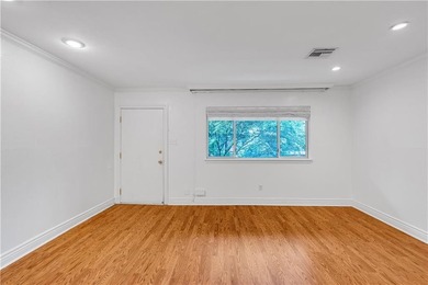 St. Charles Avenue Condo with In-Unit Laundry, Pool, and - photo 6