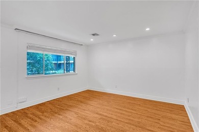 St. Charles Avenue Condo with In-Unit Laundry, Pool, and - photo 8