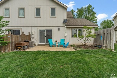 Look no further, this turn-key townhome has it all! This move-in - photo 33