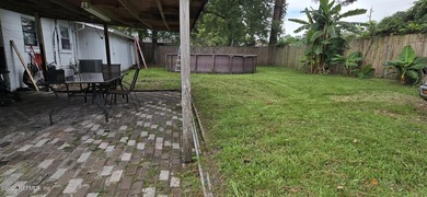 Investor Special - Endless Potential! Bring your vision and - photo 4