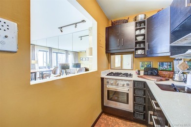 Price Improvement Sun-Drenched. Stunning. Sprawling. Welcome to - photo 9
