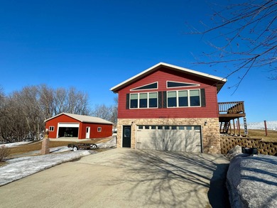 Roy Lake Home For Sale in Lake City South Dakota