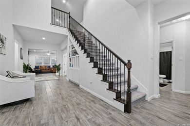 Lose the traffic and escape to your gated sanctuary overlooking - photo 3