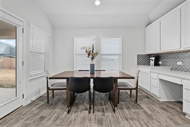 Lose the traffic and escape to your gated sanctuary overlooking - photo 9