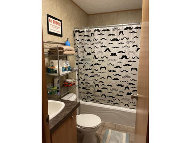 Tired of paying hotel fees or rent? Then check out this perfect - photo 27