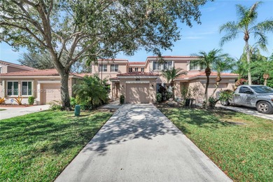 (private lake, pond, coastal) Townhome/Townhouse For Sale in Davie Florida