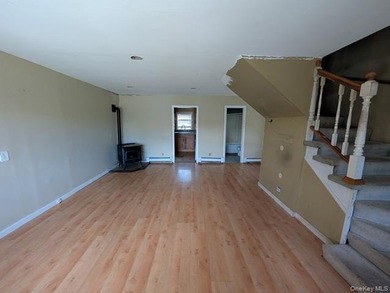 Don't miss the opportunity to own this charming 3-bedroom - photo 2