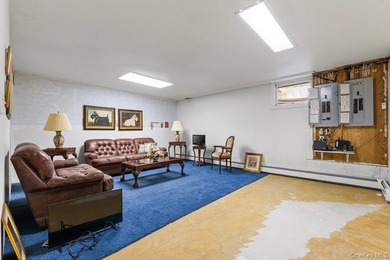 Welcome home to 6 Briana Court, a beautifully maintained - photo 36