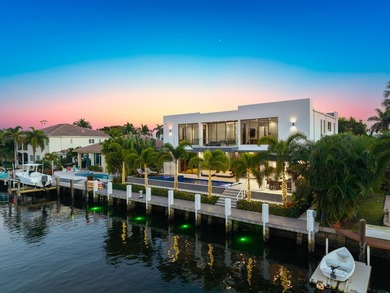 Experience unparalleled modern waterfront luxury in prestigious - photo 1