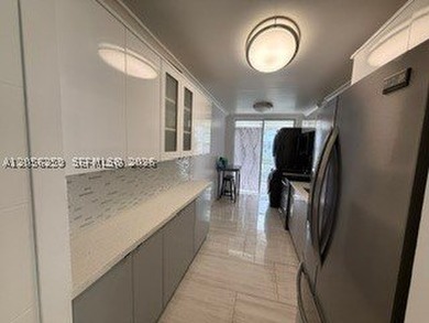 Discover this spacious and beautifully renovated 1,677 SF - photo 6
