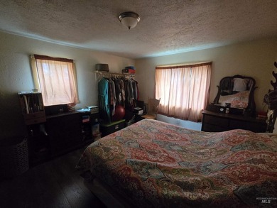 If you've been dreaming of an off-grid lifestyle, this is your - photo 12