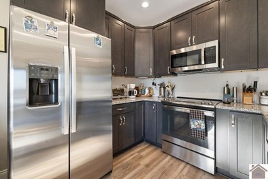 Welcome to your dream waterfront retreat on highly sought-after - photo 17