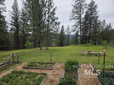 If you've been dreaming of an off-grid lifestyle, this is your - photo 19