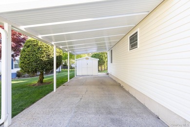 Welcome to easy, low-maintenance living in this well-maintained - photo 24