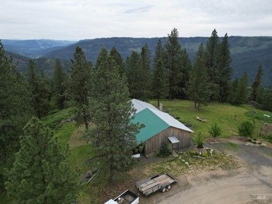 If you've been dreaming of an off-grid lifestyle, this is your - photo 25
