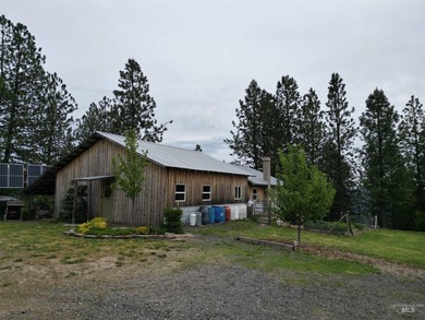 If you've been dreaming of an off-grid lifestyle, this is your - photo 26