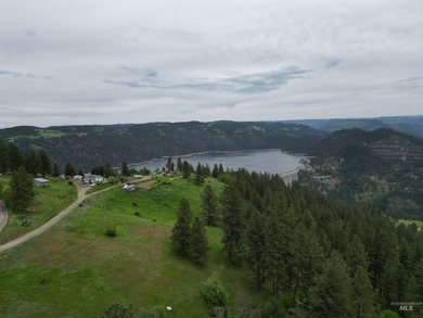 If you've been dreaming of an off-grid lifestyle, this is your - photo 27