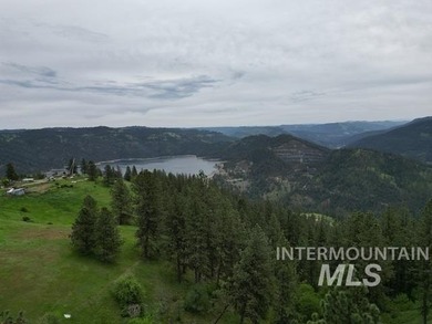 If you've been dreaming of an off-grid lifestyle, this is your - photo 30