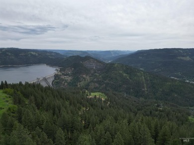 If you've been dreaming of an off-grid lifestyle, this is your - photo 32