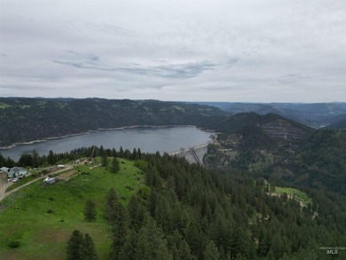 If you've been dreaming of an off-grid lifestyle, this is your - photo 33