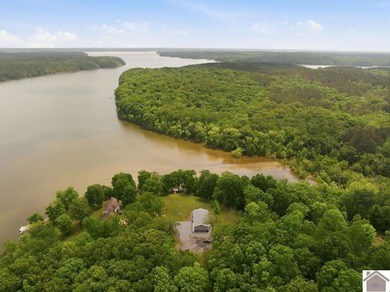 Welcome to your dream waterfront retreat on highly sought-after - photo 35