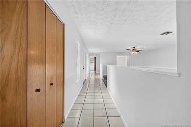 Welcome Home! Beautiful 3 Bedroom 2 Bath + large Den/Flex Space - photo 7