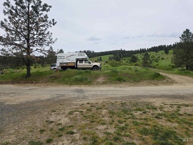 If you've been dreaming of an off-grid lifestyle, this is your - photo 38