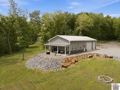Welcome to your dream waterfront retreat on highly sought-after - photo 41