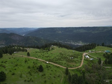 If you've been dreaming of an off-grid lifestyle, this is your - photo 44