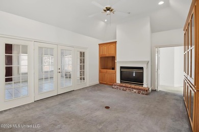 Spacious 4-bedroom, 2-bath home conveniently located between Hwy - photo 11