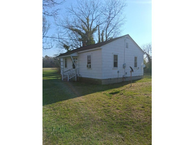 Affordable 2-bedroom Bungalow sits in the heart of a vibrant - photo 11