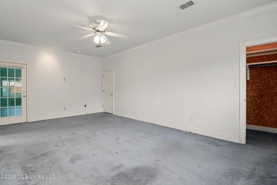 Spacious 4-bedroom, 2-bath home conveniently located between Hwy - photo 15