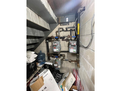 Prime Location! Across From Motor Vehicle Dept and JFK, 4,620 - photo 15