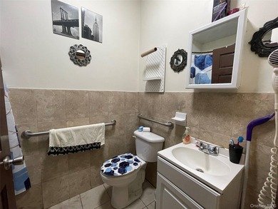 Prime Location! Across From Motor Vehicle Dept and JFK, 4,620 - photo 16