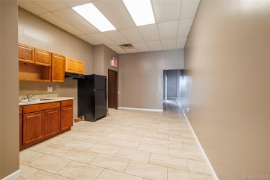 Prime Location! Across From Motor Vehicle Dept and JFK, 4,620 - photo 24