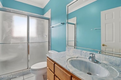 Spacious 4-bedroom, 2-bath home conveniently located between Hwy - photo 25