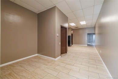 Prime Location! Across From Motor Vehicle Dept and JFK, 4,620 - photo 25